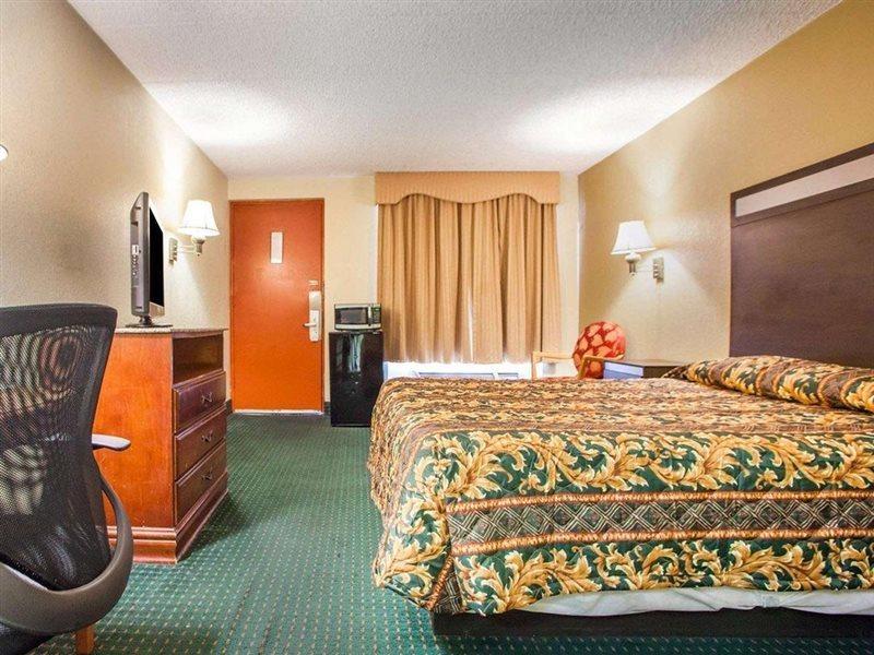 Rodeway Inn Mount Laurel Hwy 73 Extérieur photo