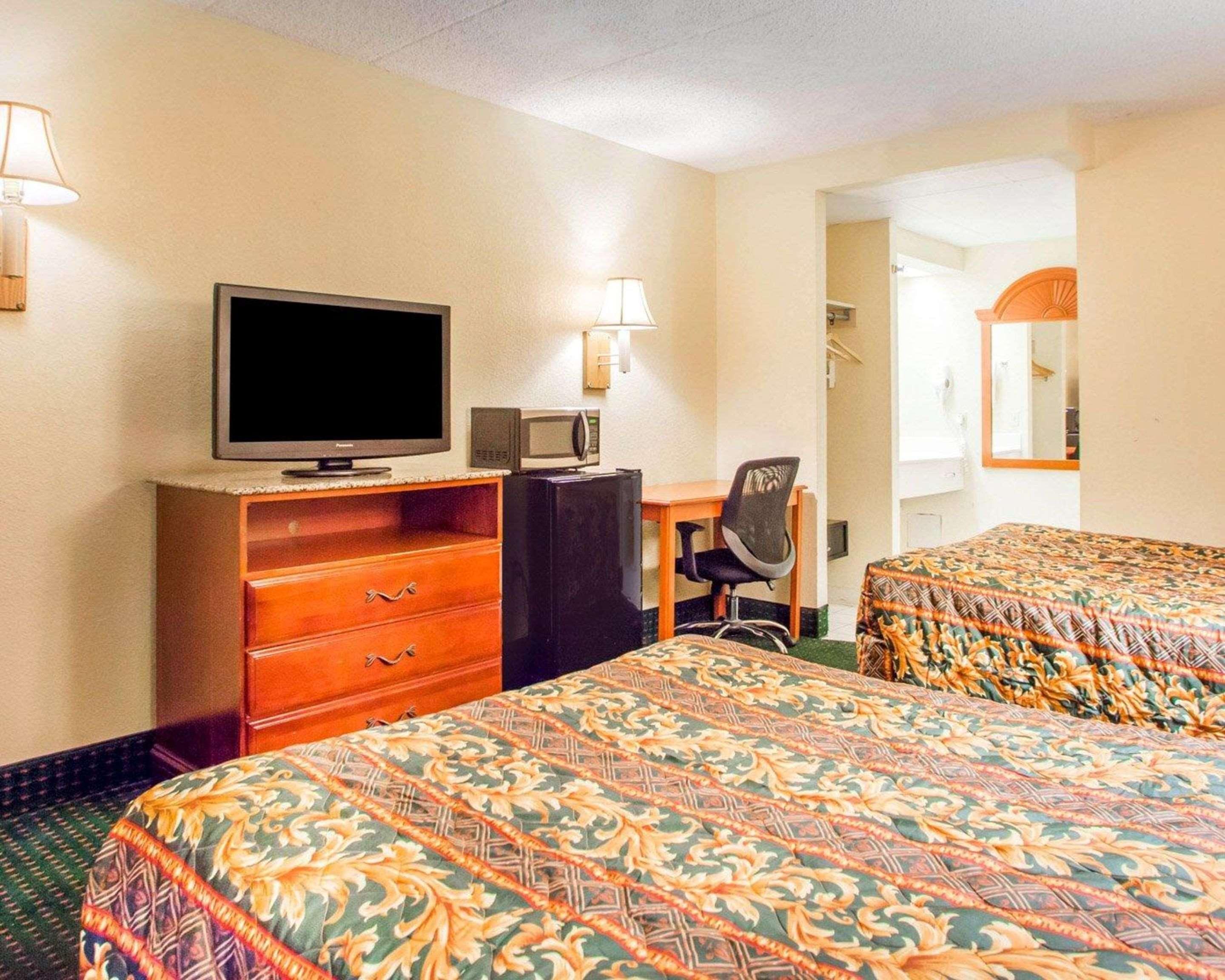 Rodeway Inn Mount Laurel Hwy 73 Extérieur photo