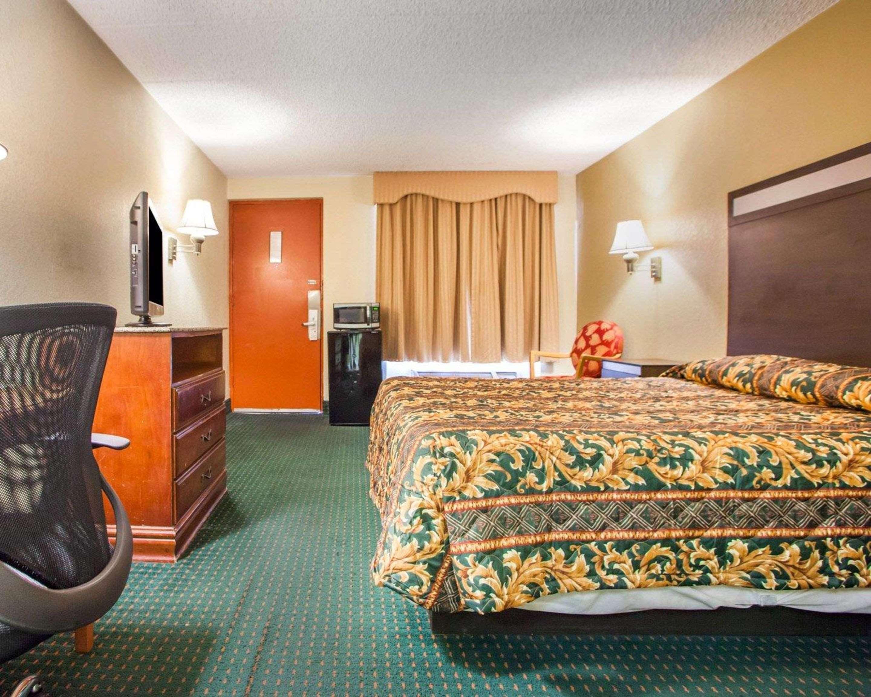 Rodeway Inn Mount Laurel Hwy 73 Extérieur photo
