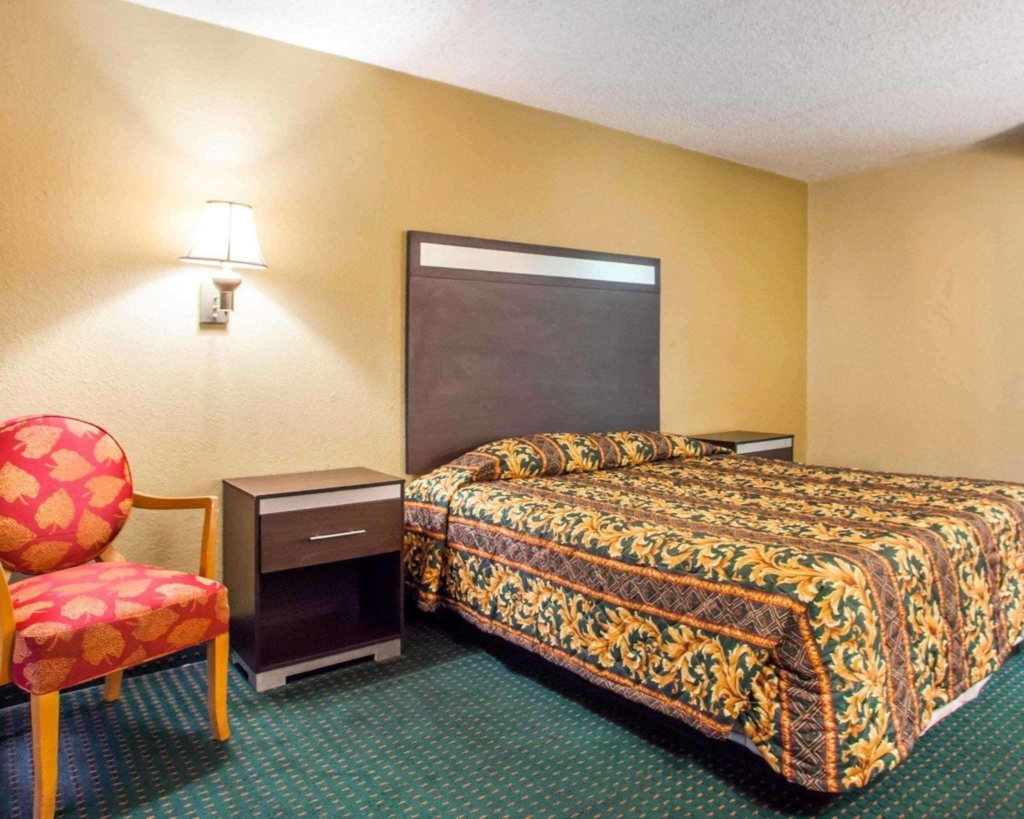 Rodeway Inn Mount Laurel Hwy 73 Extérieur photo