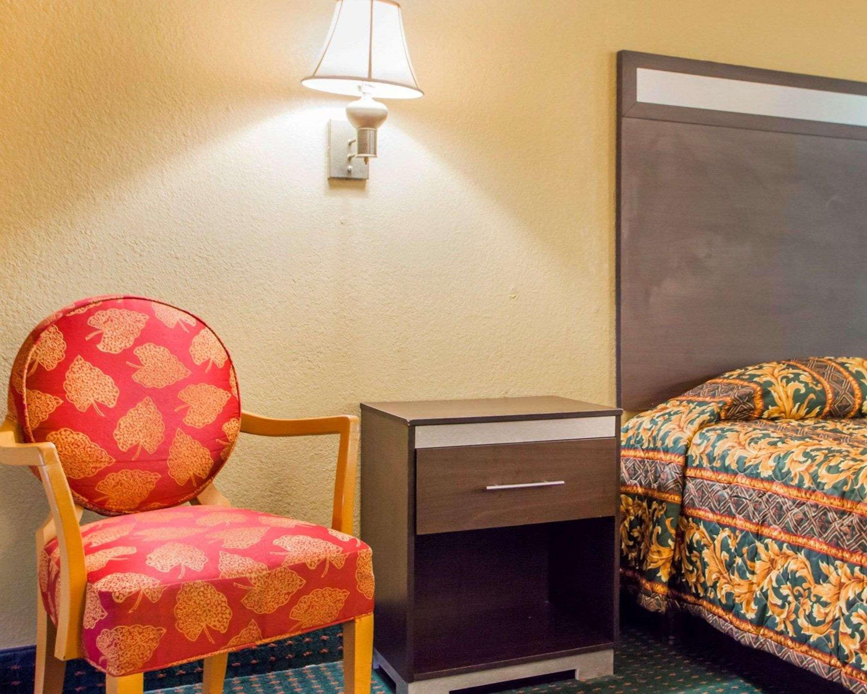 Rodeway Inn Mount Laurel Hwy 73 Extérieur photo