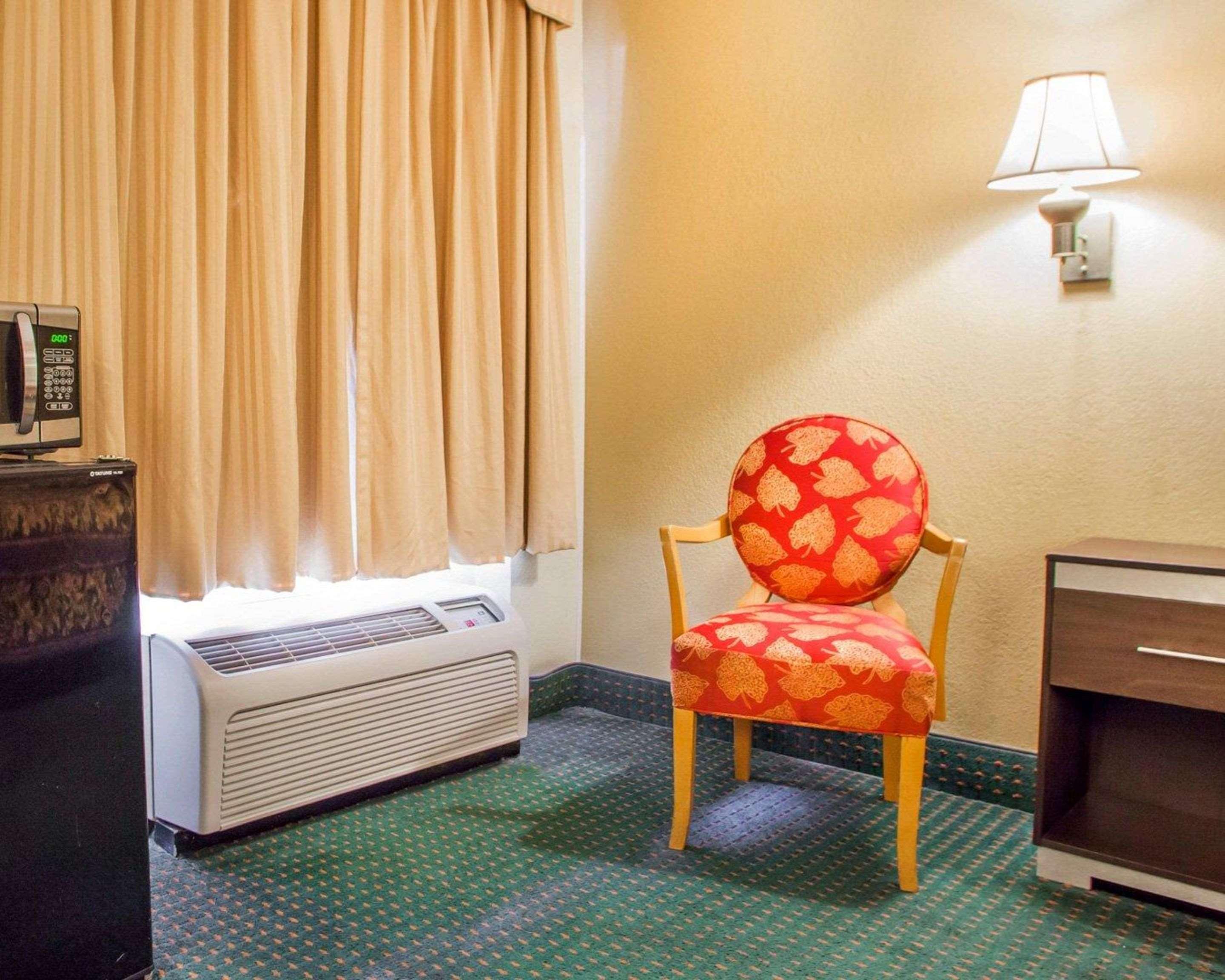 Rodeway Inn Mount Laurel Hwy 73 Extérieur photo