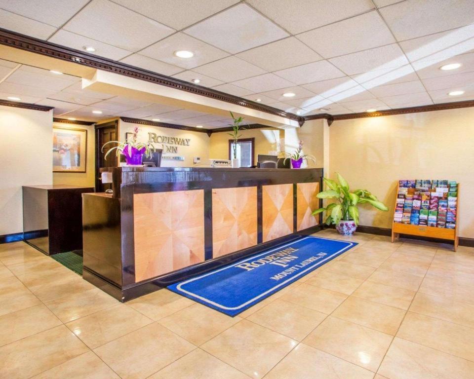 Rodeway Inn Mount Laurel Hwy 73 Extérieur photo