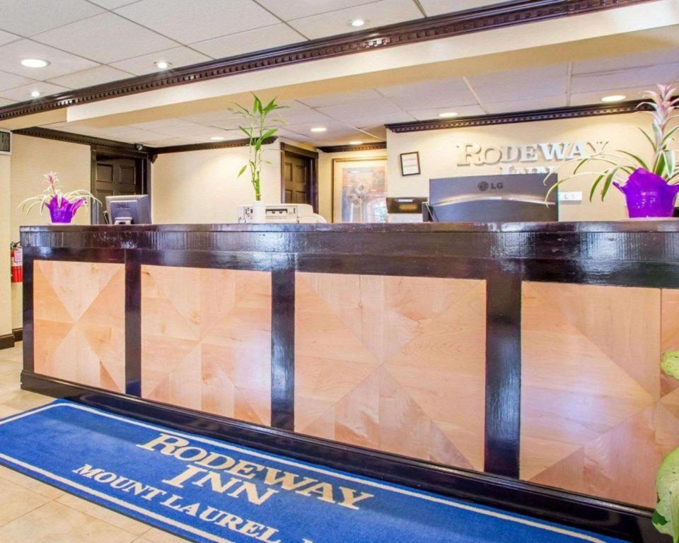 Rodeway Inn Mount Laurel Hwy 73 Extérieur photo