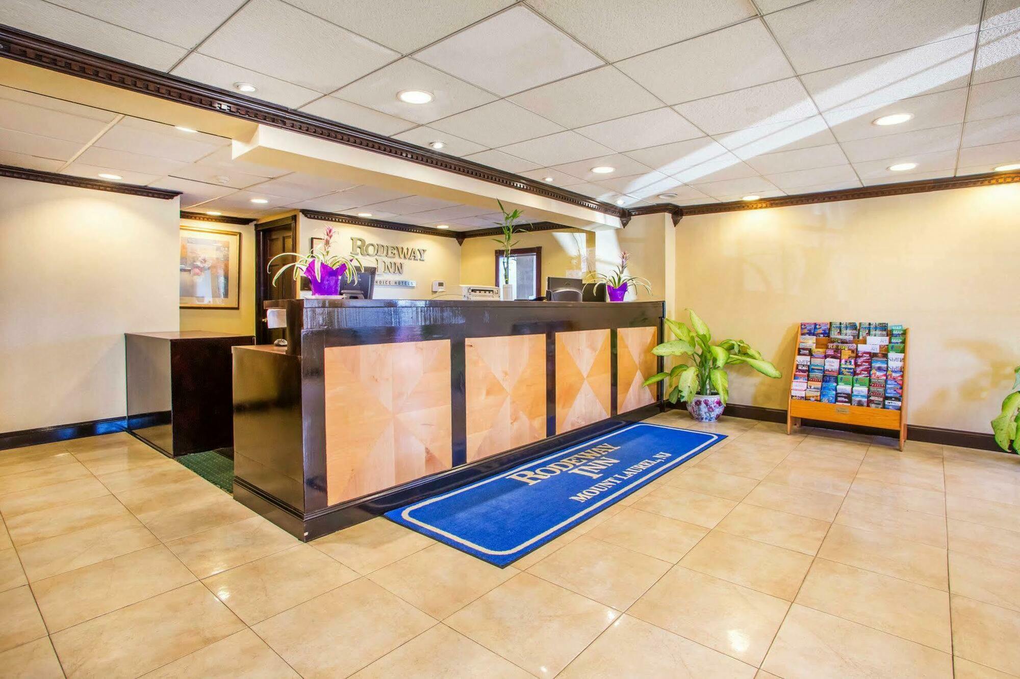 Rodeway Inn Mount Laurel Hwy 73 Extérieur photo