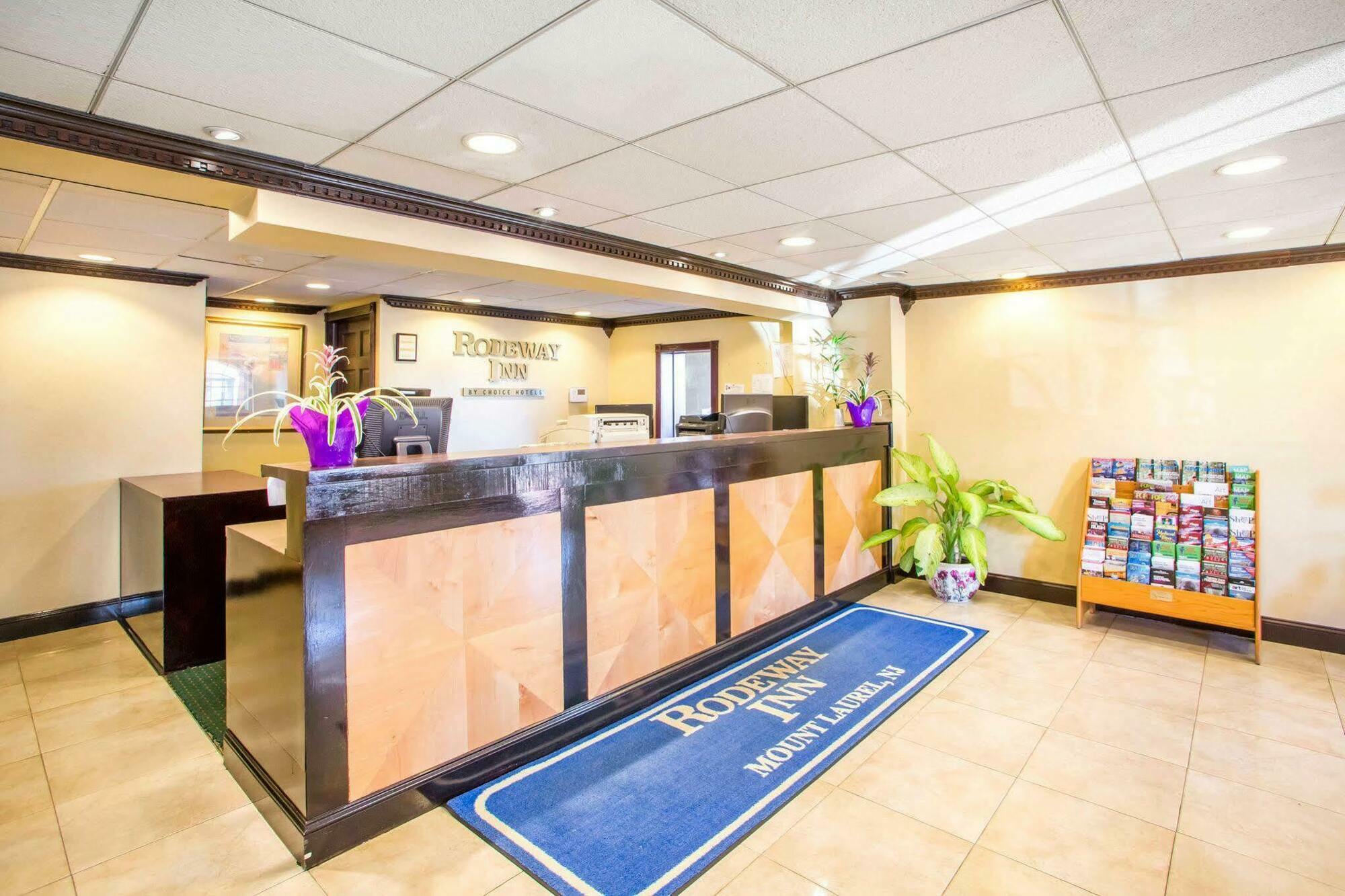 Rodeway Inn Mount Laurel Hwy 73 Extérieur photo