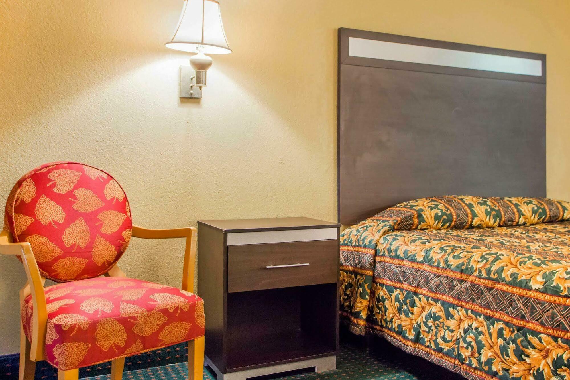 Rodeway Inn Mount Laurel Hwy 73 Extérieur photo