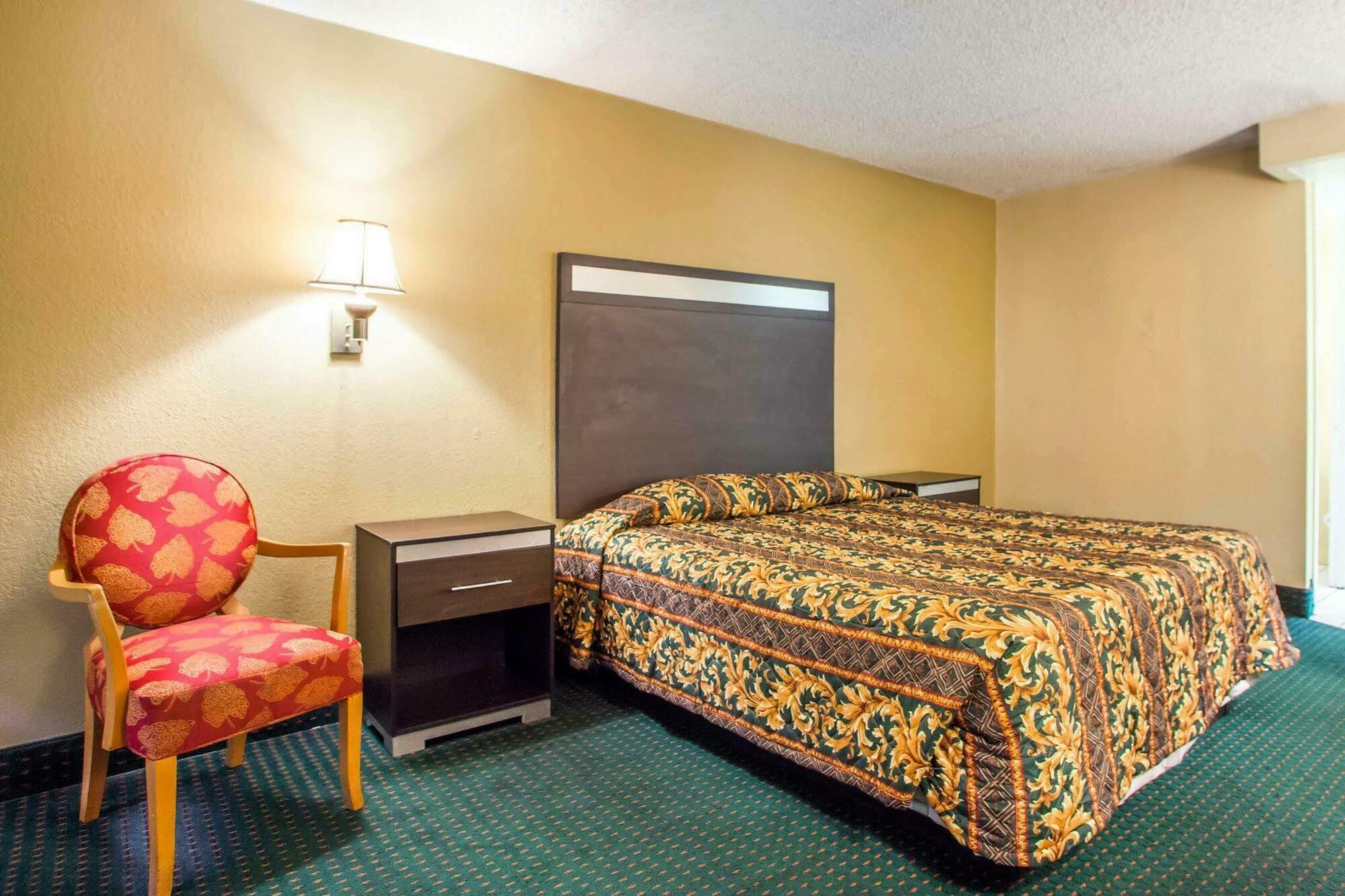 Rodeway Inn Mount Laurel Hwy 73 Extérieur photo